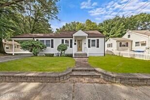 77 Pacific Ave in Middletown, NJ - Building Photo
