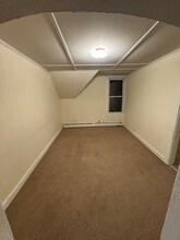 48 Clinton Ave, Unit Unit 3 in Winslow, ME - Building Photo - Building Photo