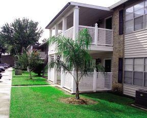 Heritage Village in Bossier City, LA - Building Photo