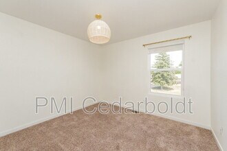 8199 Burl Wood Dr in Colorado Springs, CO - Foto de edificio - Building Photo