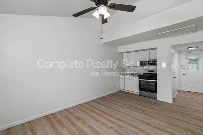 2323 Woodson Rd in Overland, MO - Building Photo - Building Photo