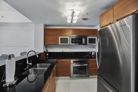 253 NE 2nd St, Unit 903 in Miami, FL - Building Photo - Building Photo