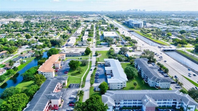 4730 NW 10th Ct in Plantation, FL - Building Photo - Building Photo