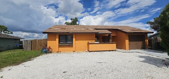 5975 Spearman Cir in North Port, FL - Building Photo
