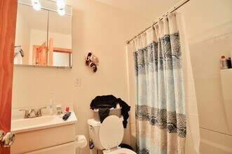 1803 Beacon St, Unit 8 in Brookline, MA - Building Photo - Building Photo