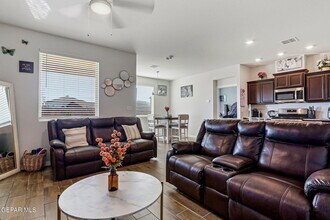 6166 Hidden Psge Ave in El Paso, TX - Building Photo - Building Photo