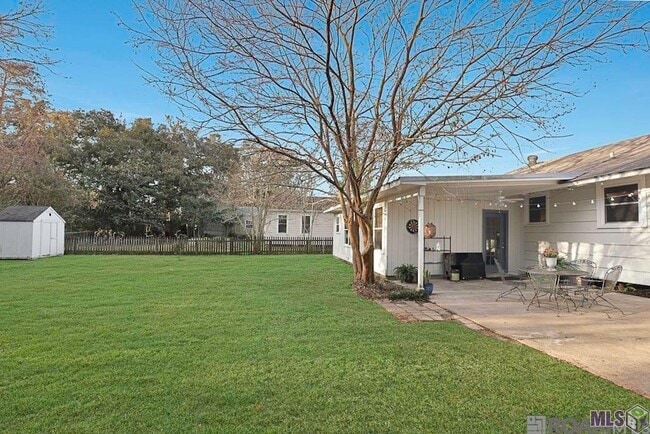 1338 Aberdeen Ave in Baton Rouge, LA - Foto de edificio - Building Photo