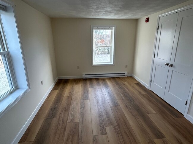 182-186 Marlborough St in East Greenwich, RI - Foto de edificio - Building Photo