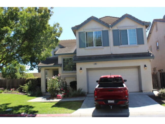 329 Foxglove St