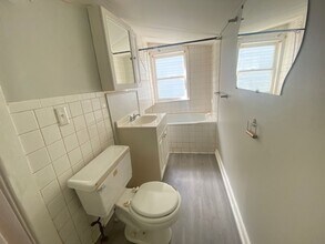 844 W Highland Ave in Ravenna, OH - Building Photo - Building Photo
