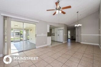18477 Miami Blvd in Ft. Myers, FL - Foto de edificio - Building Photo