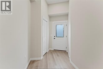 127 Talbot St N in Essex, ON - Building Photo - Building Photo