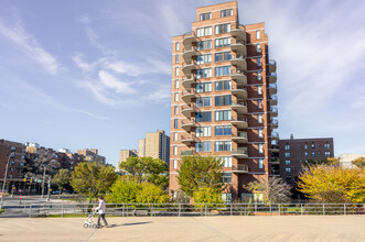 Seabreeze Plaza in Brooklyn, NY - Building Photo - Building Photo