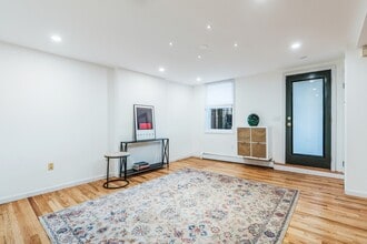 209 1/2 4th St in Jersey City, NJ - Building Photo - Building Photo