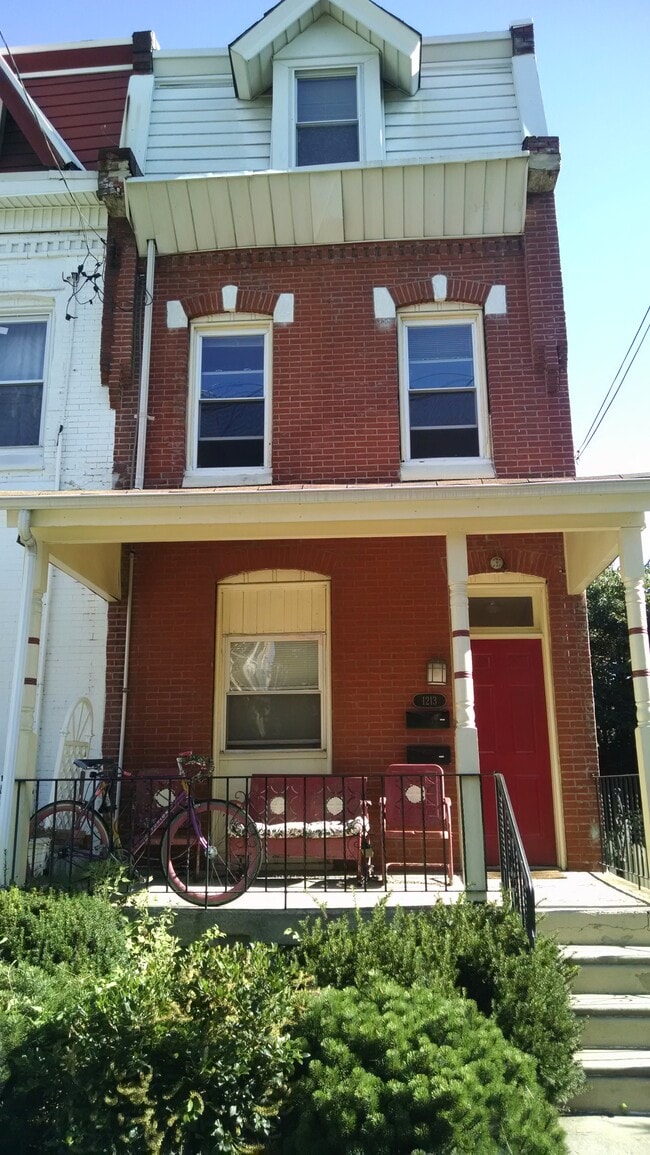 1213 S 46th St, Unit 2nd Floor