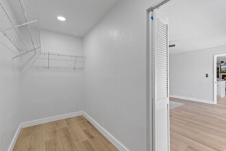 5303 Glen Harwell Rd in Plant City, FL - Foto de edificio - Building Photo