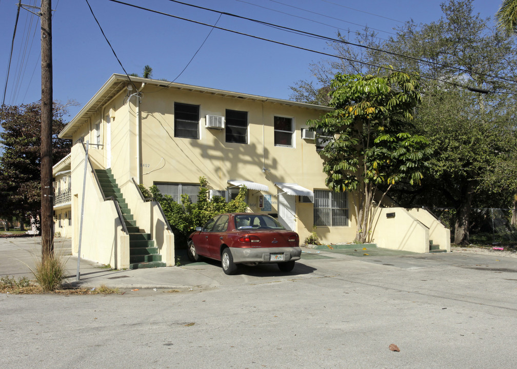 8400-8408 NE 1st Ave in Miami, FL - Building Photo