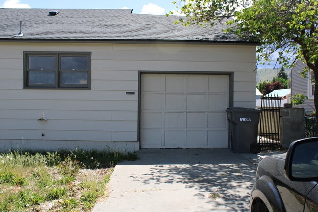 1023 9th St in Wenatchee, WA - Building Photo - Building Photo