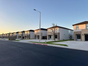 4900 Tyler Ave in McAllen, TX - Building Photo - Building Photo