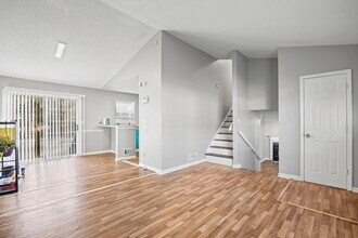 5626 Pine Gate Dr in Atlanta, GA - Building Photo - Building Photo