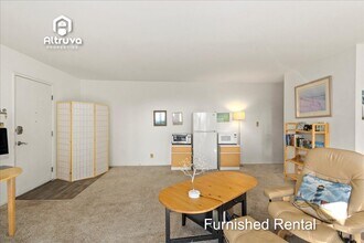 2177 Manzanita Dr in Oakland, CA - Foto de edificio - Building Photo