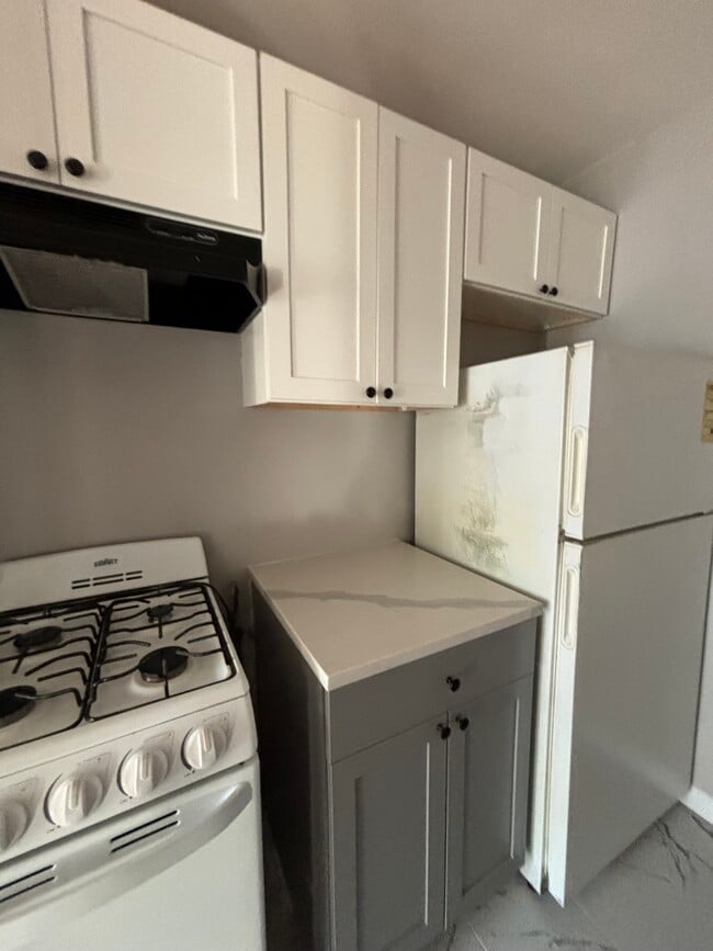 901 Stuyvesant Ave, Unit 3E