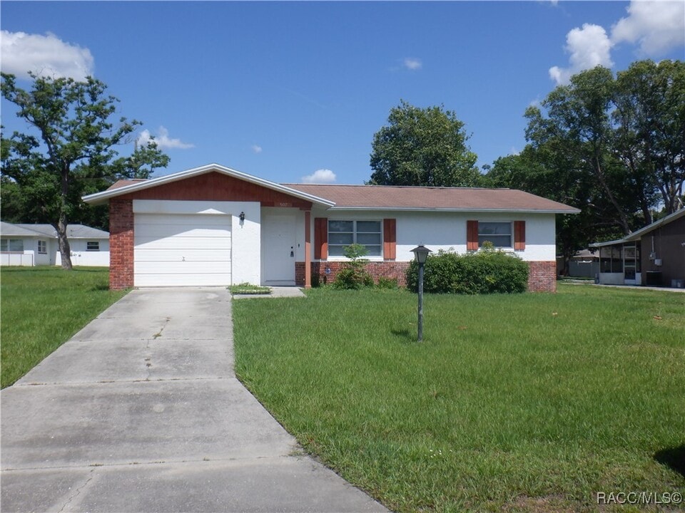 507 S Jackson St in Beverly Hills, FL - Building Photo