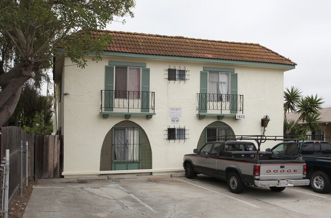 3823 36th St in San Diego, CA - Foto de edificio - Building Photo