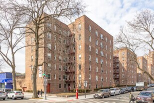 2215-2275 Cruger Ave in Bronx, NY - Building Photo