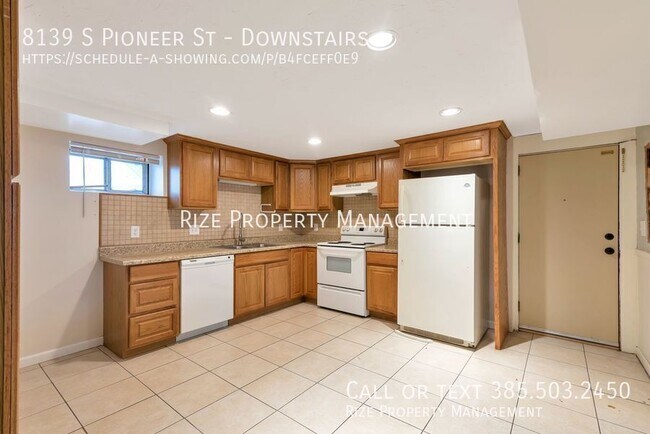 property at 8139 S Pioneer St