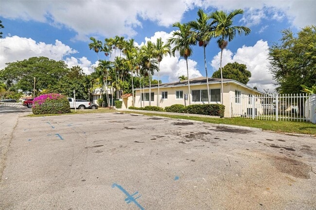 841 NE 90th St in Miami, FL - Building Photo - Building Photo