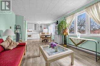 1068 Lillian St in Toronto, ON - Building Photo - Building Photo