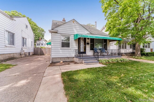 305 E Granet Ave in Hazel Park, MI - Building Photo - Building Photo