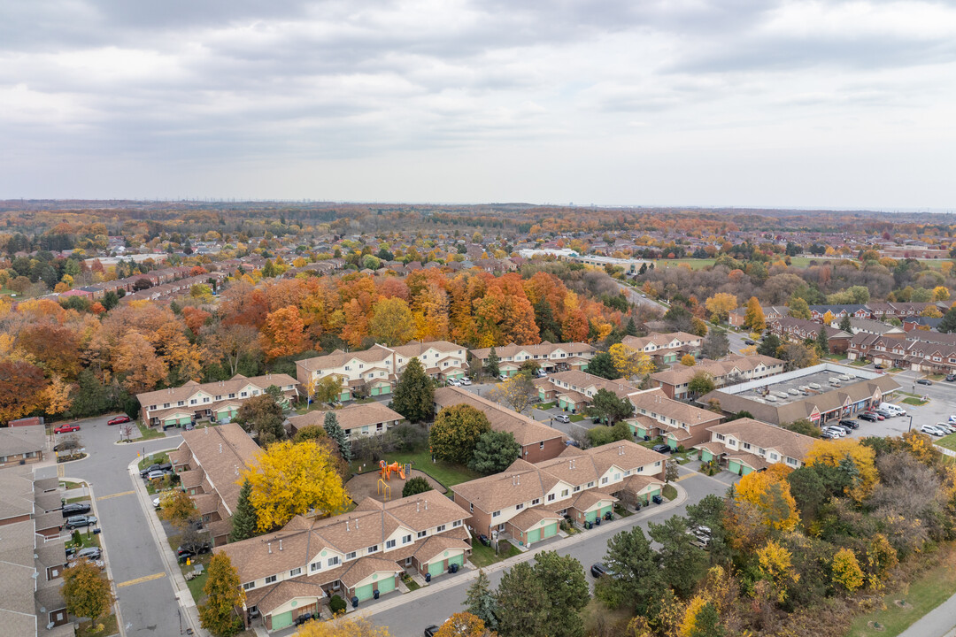 48 Wilcox Creek in Toronto, ON - Building Photo