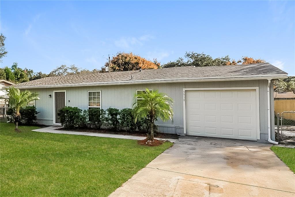 5918 Crews Lake Rd in Lakeland, FL - Building Photo