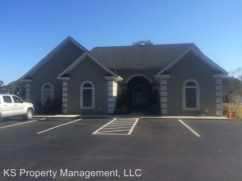 2740 Bayboro St in Loris, SC - Building Photo