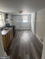 104 W Elm St in Norristown, PA - Building Photo