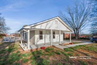313 Derr St in Stanley, NC - Foto de edificio - Building Photo