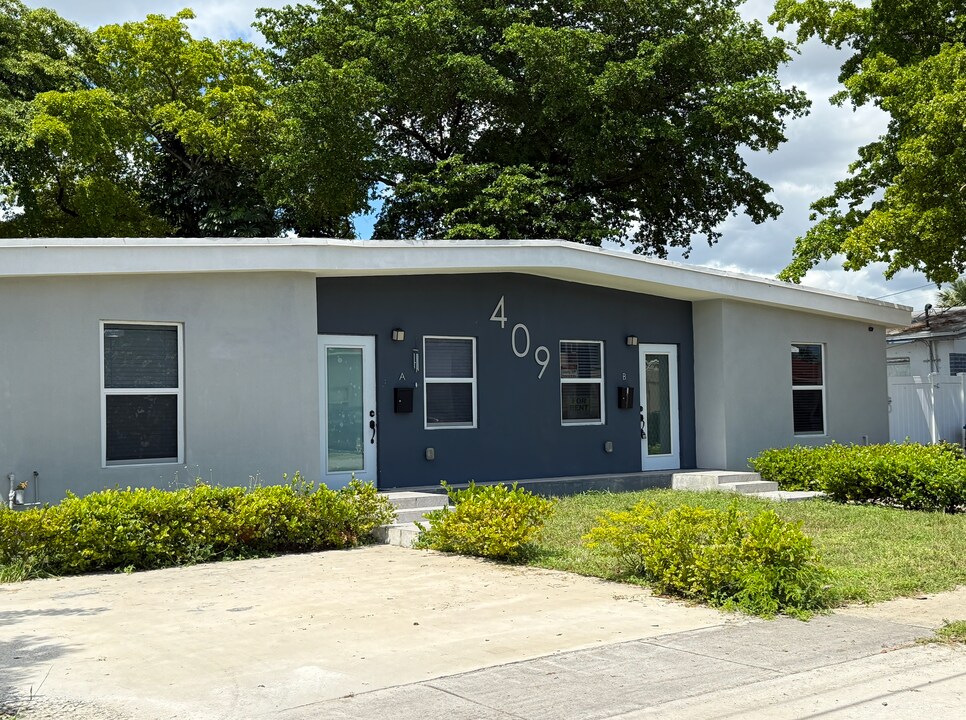409 NW 4th Ave, Unit B in Hallandale Beach, FL - Foto de edificio