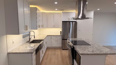 8708 N Pawnee Ave in Tampa, FL - Building Photo - Building Photo