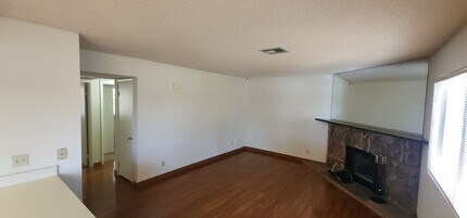 1105 N Buffalo Dr in Las Vegas, NV - Building Photo - Building Photo