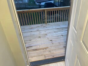 907 Virginia Ave, Unit 2 in Fairmont, WV - Foto de edificio - Building Photo