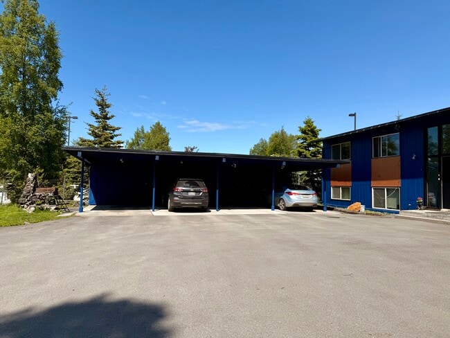7447 Jewel Lake Rd, Unit 1 in Anchorage, AK - Building Photo - Building Photo