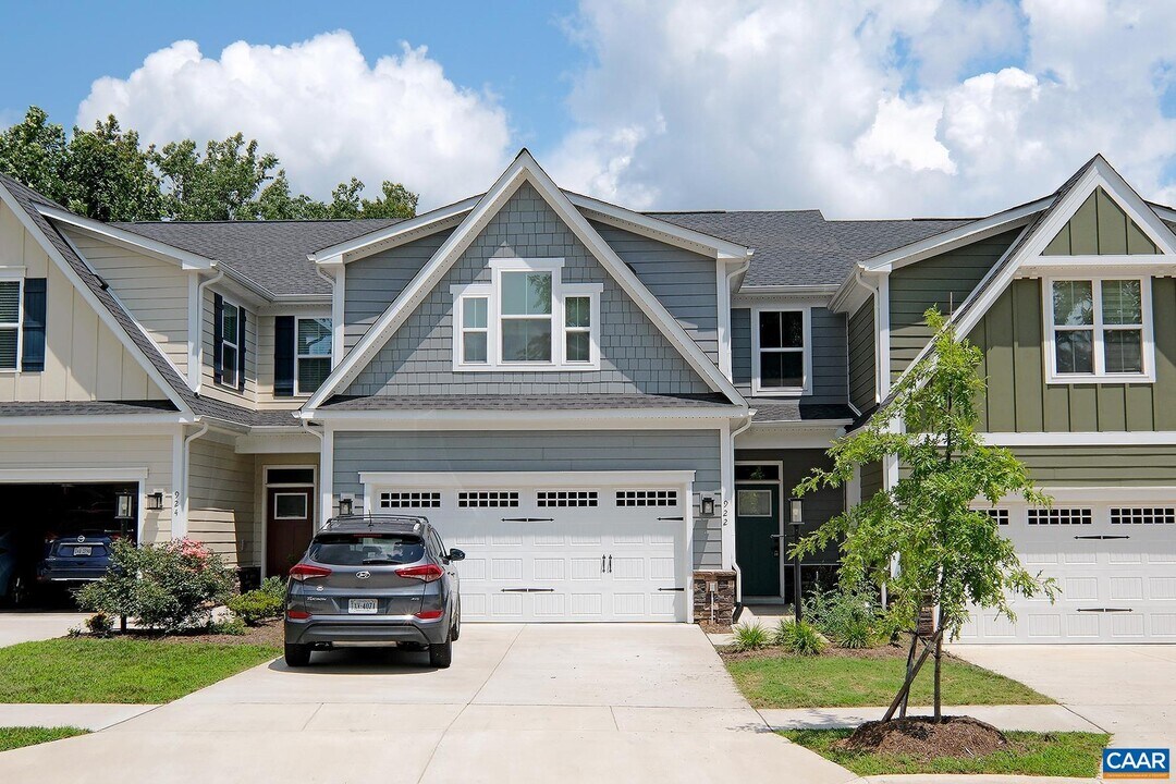 922 Marsac St in Charlottesville, VA - Foto de edificio