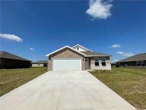 900 S Green Heron Ln in Siloam Springs, AR - Building Photo - Building Photo