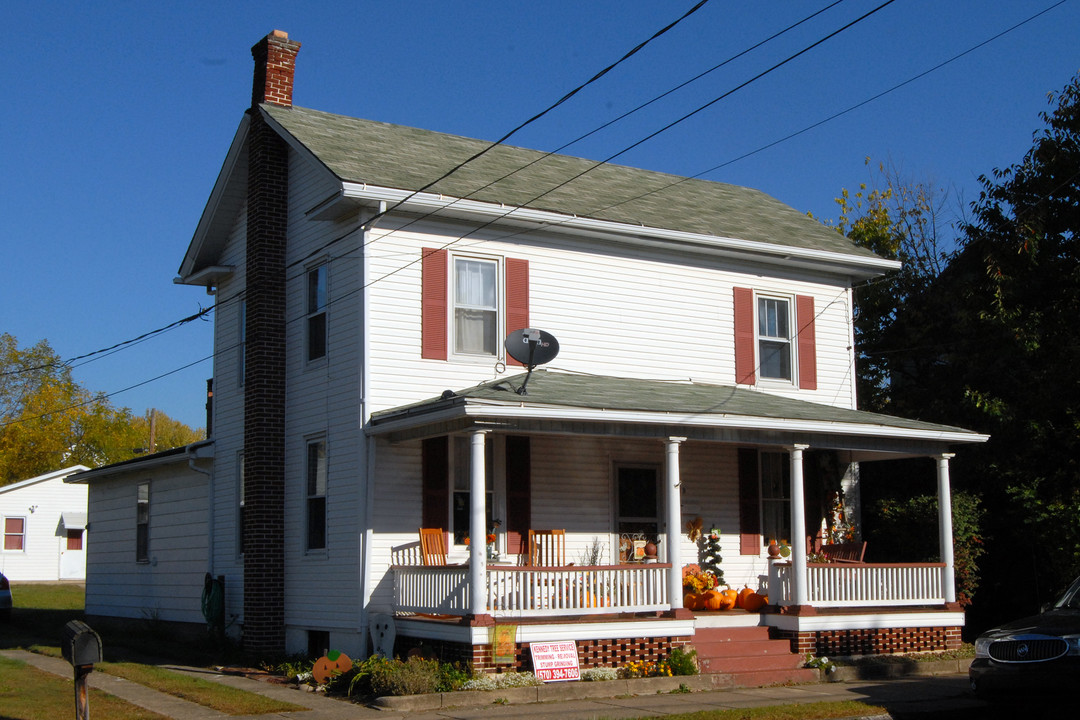 319 E 10th St in Berwick, PA - Building Photo