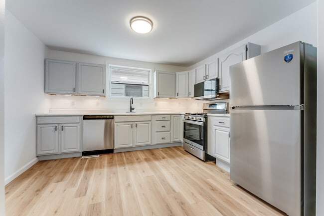 2112 Gould Ave in Clarksburg, WV - Building Photo - Building Photo