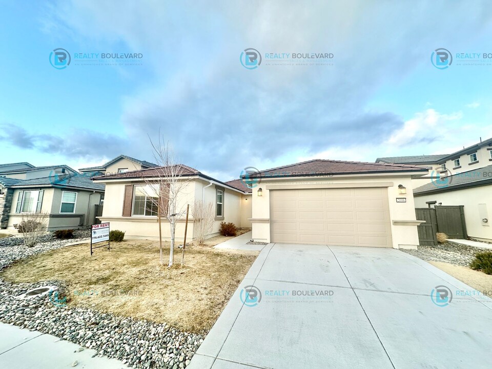 2098 Bishop Pine St in Sparks, NV - Foto de edificio