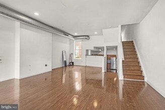 1631 W Girard Ave in Philadelphia, PA - Building Photo - Building Photo