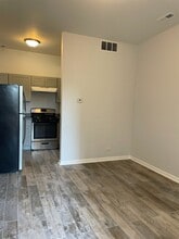 1527 W 18th St, Unit 2 in Chicago, IL - Building Photo - Building Photo